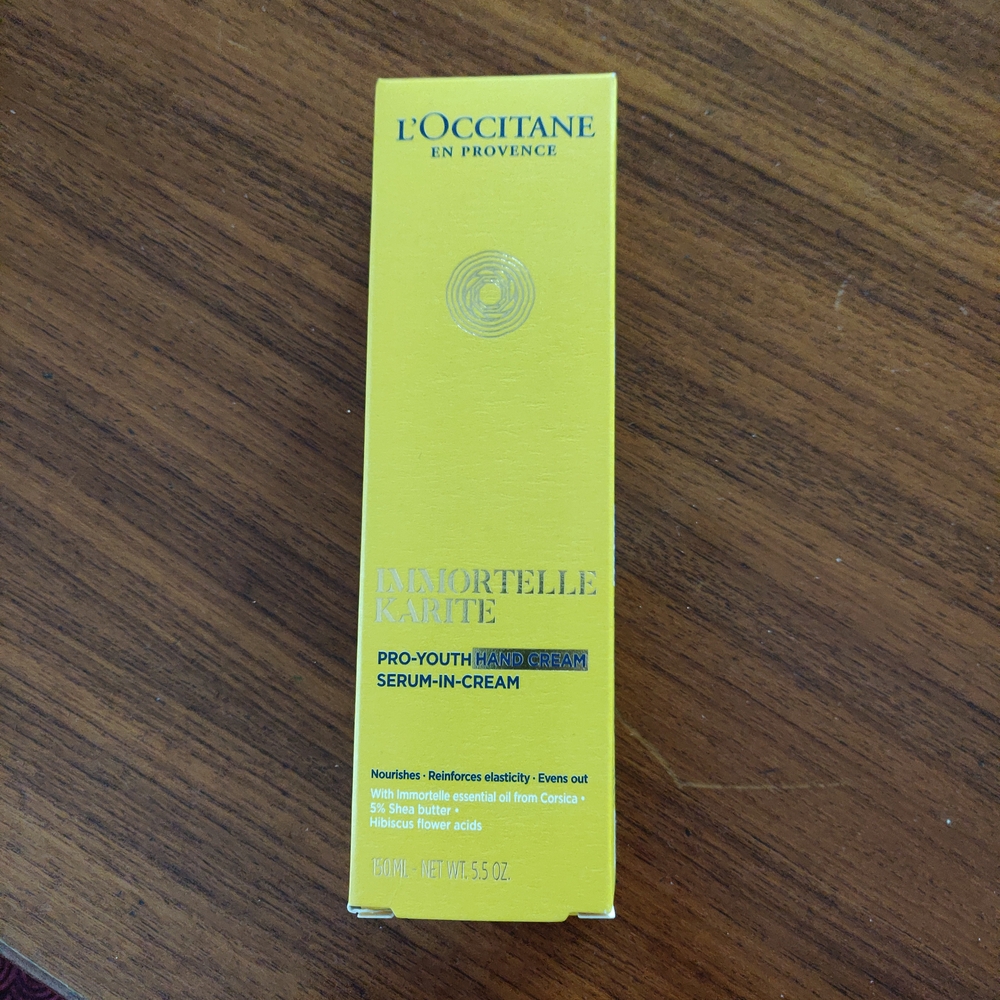L'OCCITANE Organic Immortelle Essential Oil and Hibiscus AHA